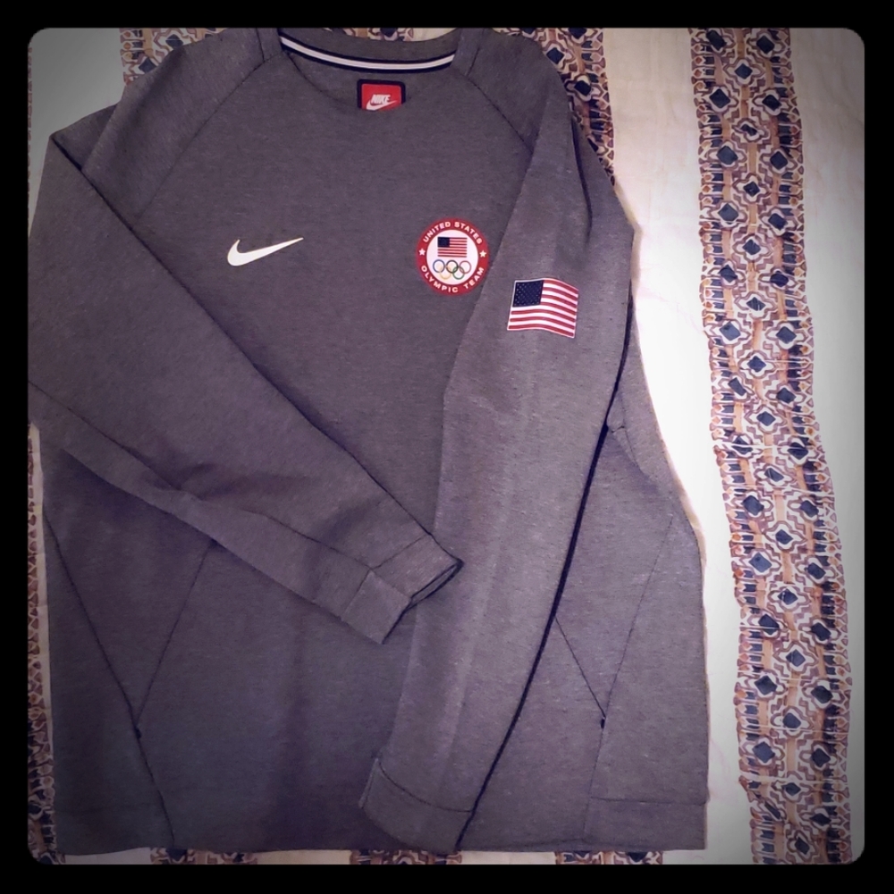 Men's XXL NIKE USA olympic team official  sweater